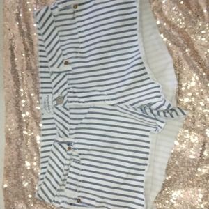 Aeropostale jean shorts with blue stripes size 11/12 used in great condition